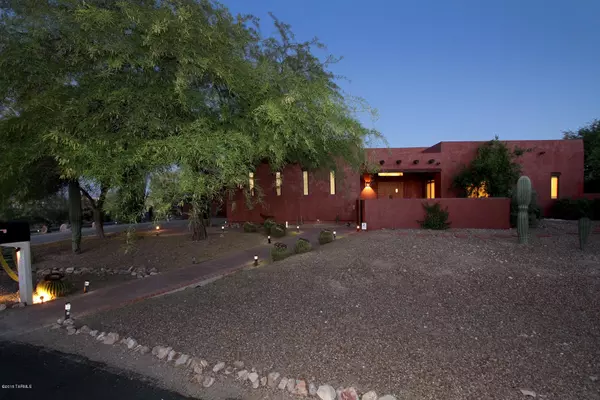 2062 N Whispering Bells Drive, Tucson, AZ 85745