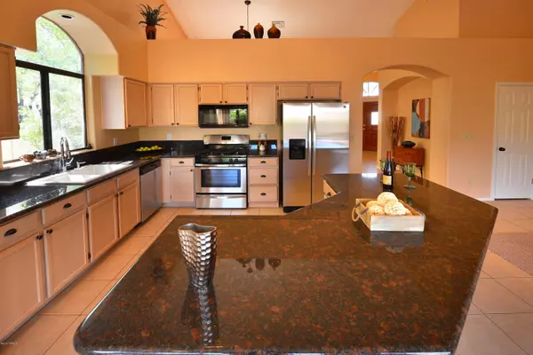 Oro Valley, AZ 85755,12520 N Wayfarer Way