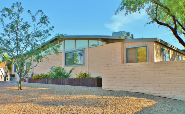 8172 E Kenyon Drive, Tucson, AZ 85710