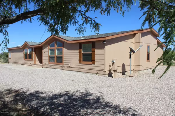 2738 N Calle Tercero, Huachuca City, AZ 85616