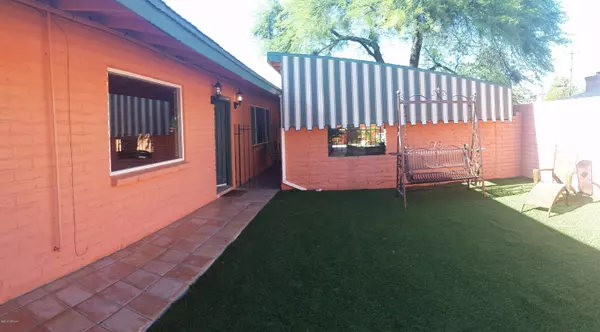 2419 E Blacklidge Drive, Tucson, AZ 85719