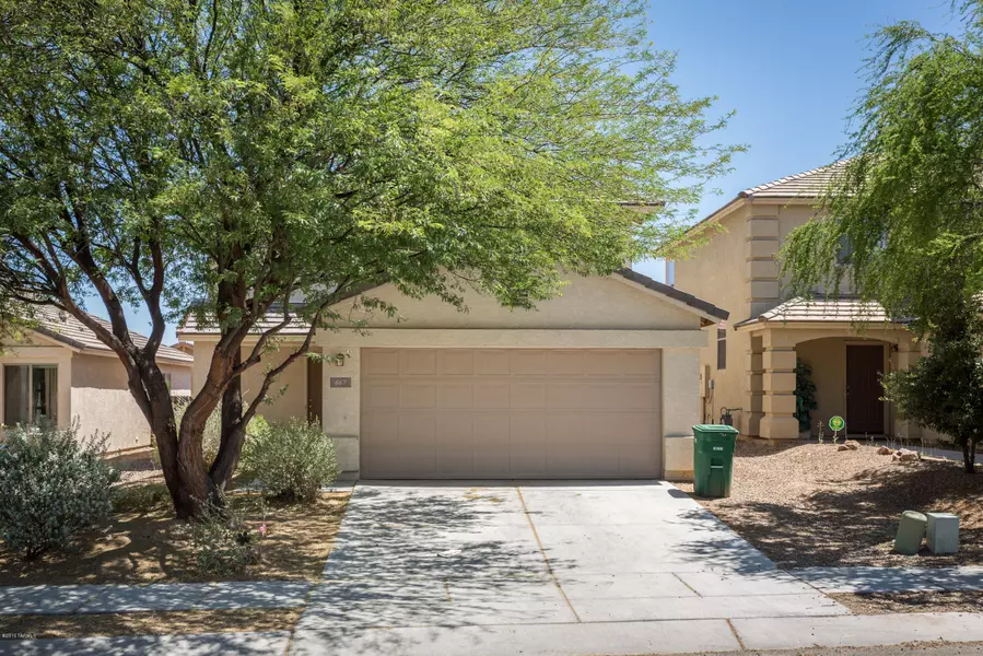 667 W Desert Blossom, Green Valley, AZ 85614