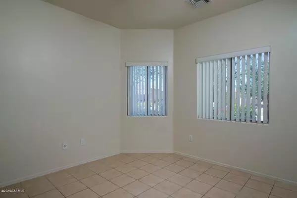 Sahuarita, AZ 85629,396 E Camino Rancho Seguro