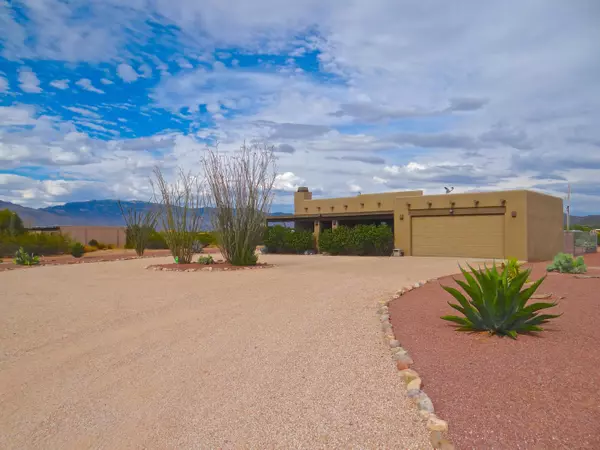 9893 S Spider Rock Road, Vail, AZ 85641