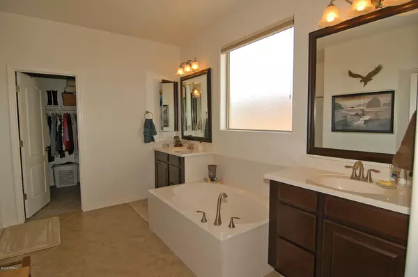 Oro Valley, AZ 85755,12846 N Via Vista Del Pasado