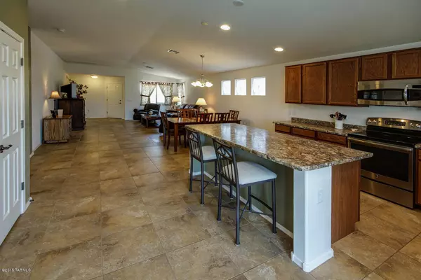 8581 N Continental Links Drive, Tucson, AZ 85743