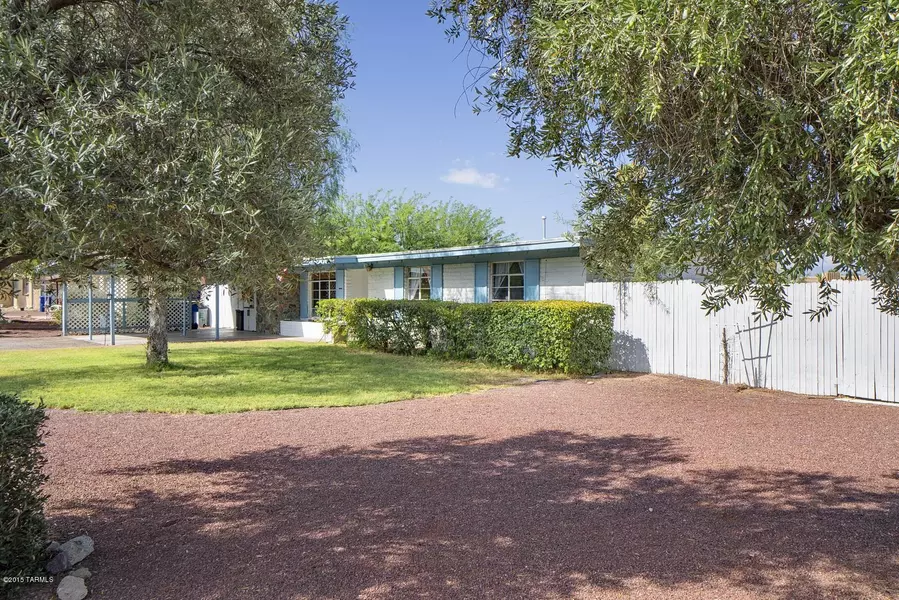 900 S Elmerita Avenue, Tucson, AZ 85710