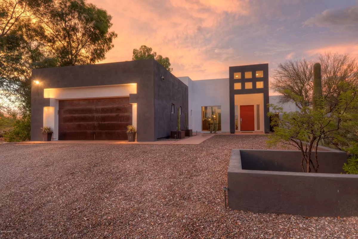 Tucson, AZ 85718,6886 N Casas Adobes Drive