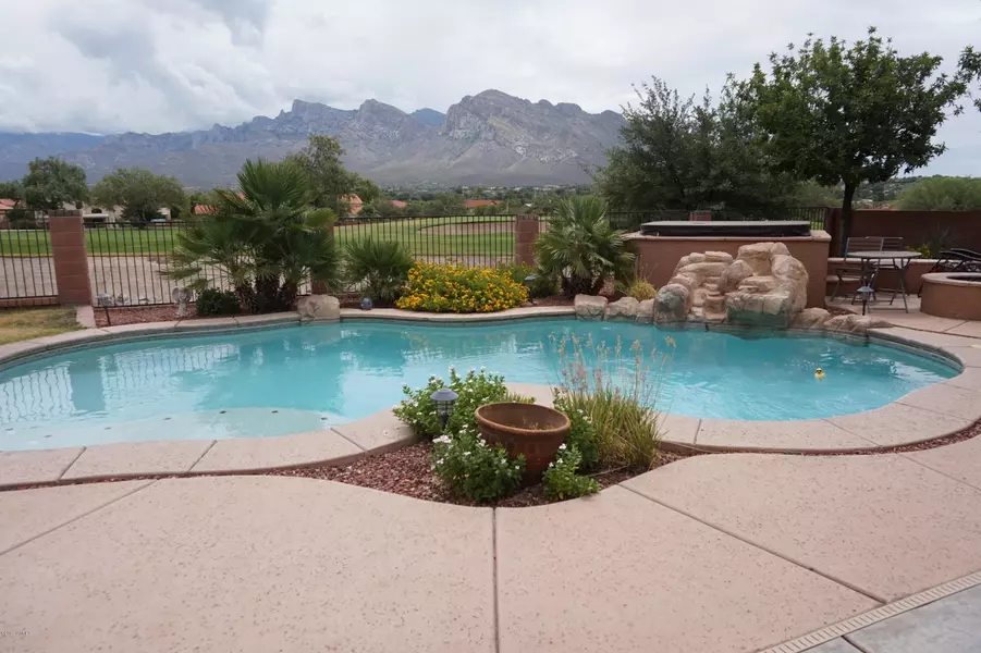 10194 N Eight Iron Lane, Oro Valley, AZ 85737