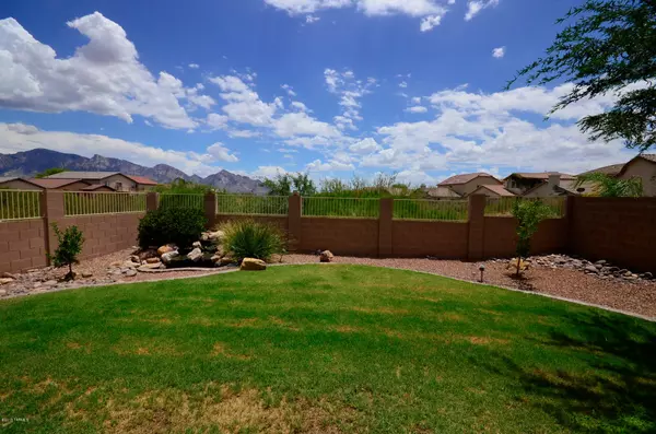 937 W Cork Oak Place, Oro Valley, AZ 85755