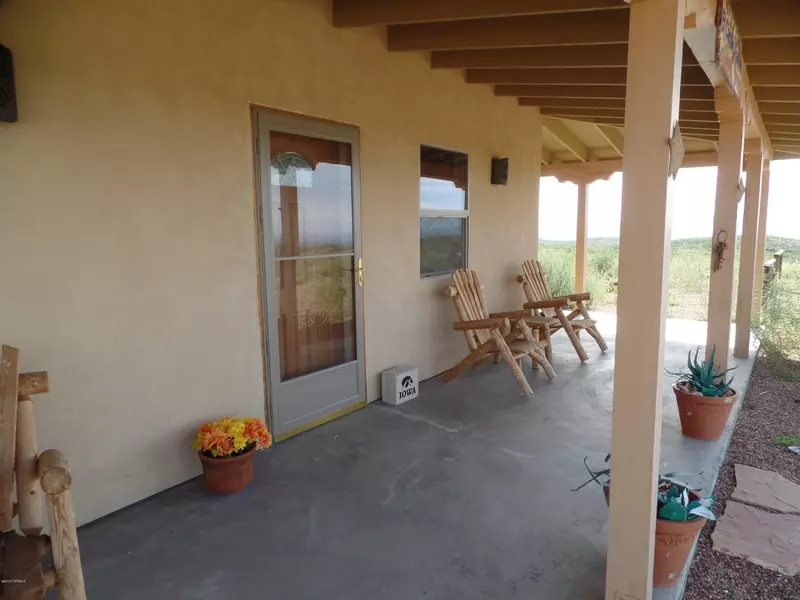 6187 W STETSON Drive, Elfrida, AZ 85610