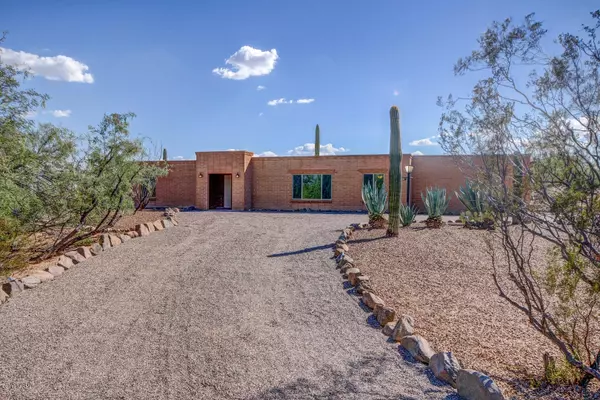 6601 N Amahl Drive, Tucson, AZ 85704