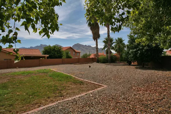 Oro Valley, AZ 85737,577 W Paseo Rio Grande