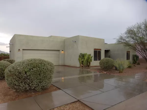 6299 S Eagles Talon Parkway, Tucson, AZ 85757