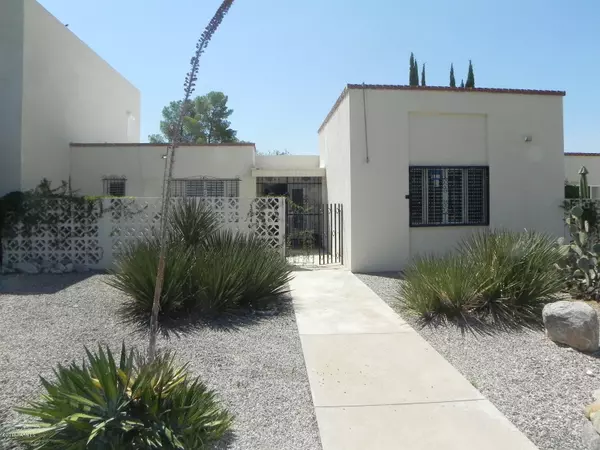 5876 N Camino Esplendora, Tucson, AZ 85718