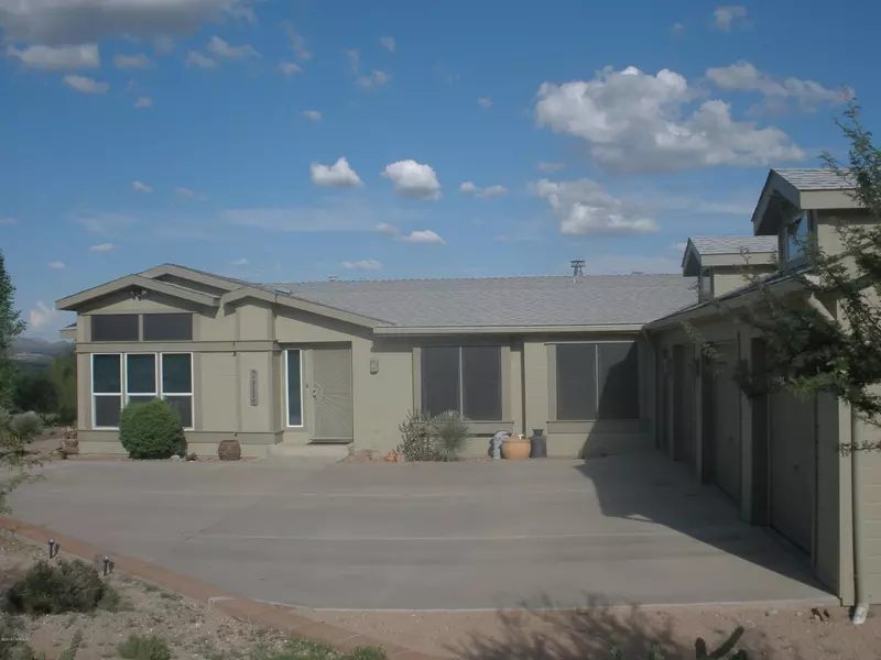 107 W Autumn Lane, Benson, AZ 85602