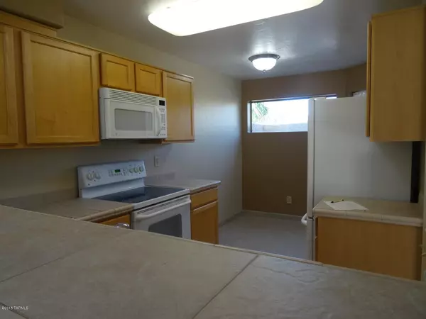 5675 N Camino Esplendora Drive #1202, Tucson, AZ 85718