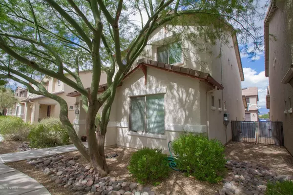 10640 E Singing Canyon Drive, Tucson, AZ 85747