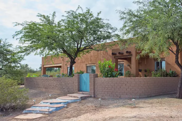 6573 N Silverbell Road, Tucson, AZ 85743