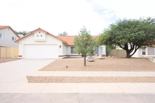 7930 S Castle Bay Street, Tucson, AZ 85747