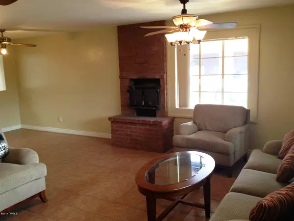 Tucson, AZ 85712,3917 E Hampton Place