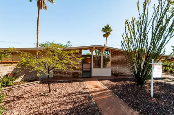 7272 E Elbow Bay Place, Tucson, AZ 85710