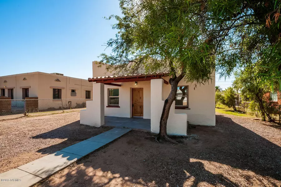 137 W District Street, Tucson, AZ 85714