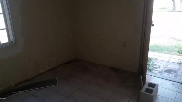 Tucson, AZ 85714,761 W President Street
