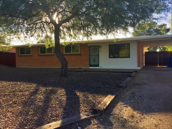 8072 E Timrod Street, Tucson, AZ 85710