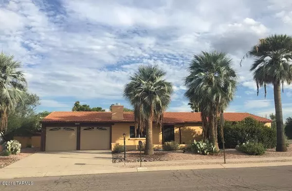 1031 S La Pera, Green Valley, AZ 85614