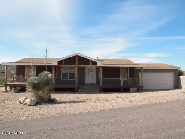 1418 N Saddleback Road, Tombstone, AZ 85638