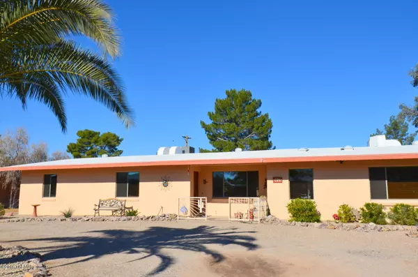 5625 E Holmes Street, Tucson, AZ 85711