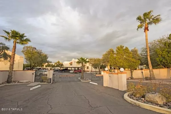 2486 N Ironwood Ridge Drive, Tucson, AZ 85745