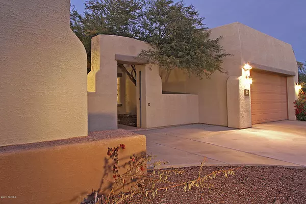 Oro Valley, AZ 85755,696 W Burntwater Drive