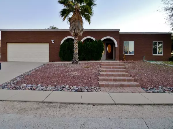 9426 E 3rd Street, Tucson, AZ 85710