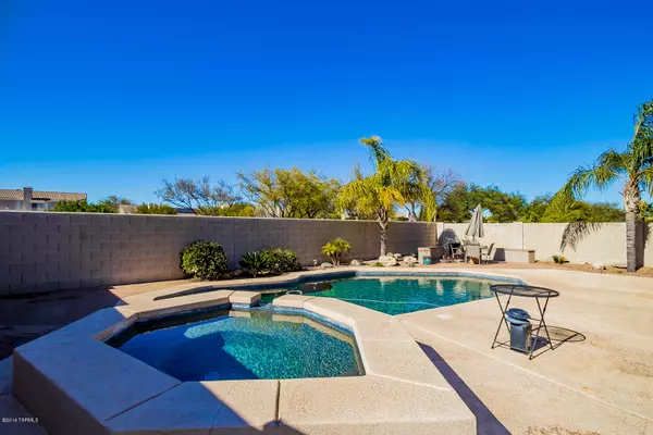 Oro Valley, AZ 85755,12889 N Meadview Way