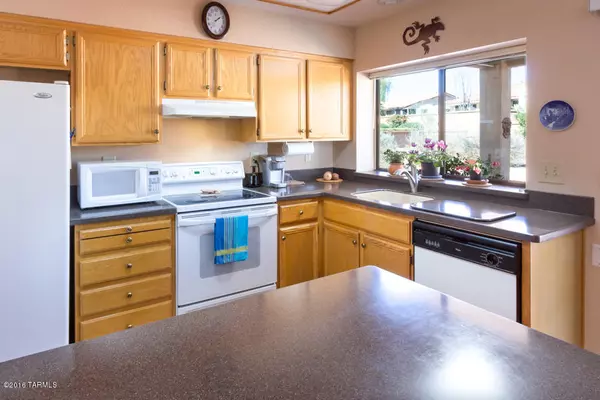 Oro Valley, AZ 85755,14572 N Lone Wolf Lane