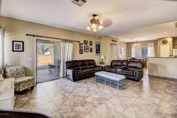 Sahuarita, AZ 85629,403 E Camino Rancho Seguro