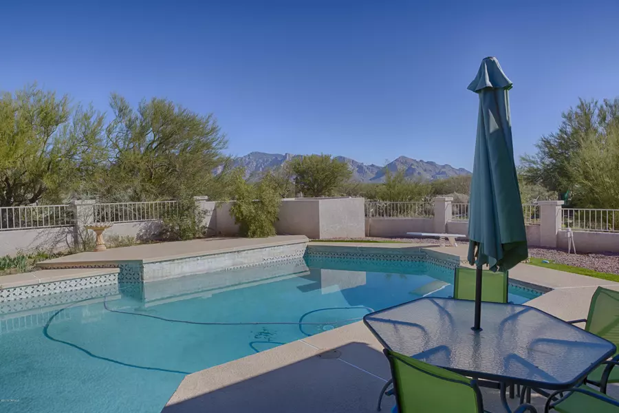 13000 N Tailwind Drive, Oro Valley, AZ 85737