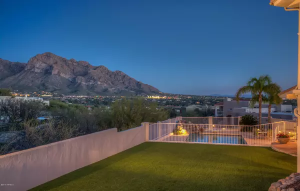 10750 N SUMMER MOON PLACE, Oro Valley, AZ 85737