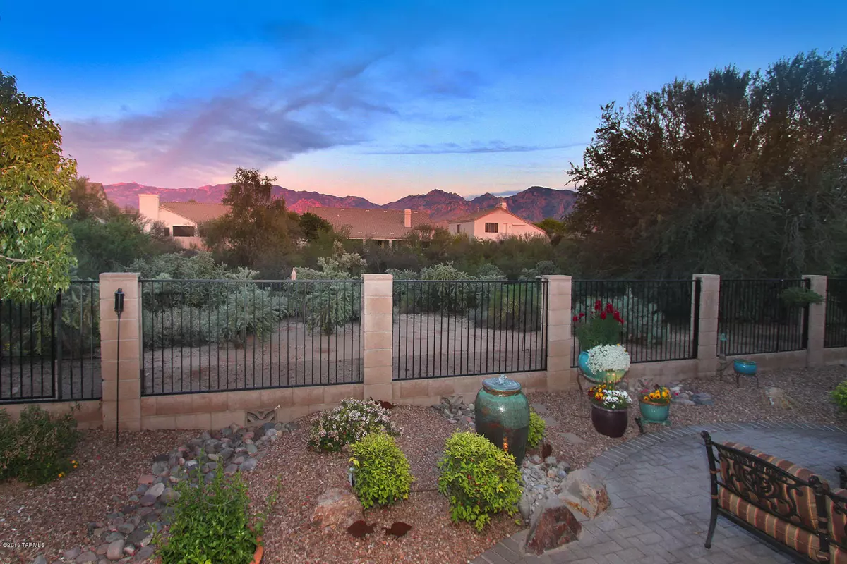 Oro Valley, AZ 85755,371 W Sacaton Canyon Drive