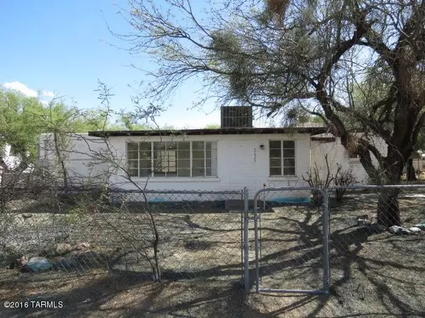 2625 W Curtis Road, Tucson, AZ 85705