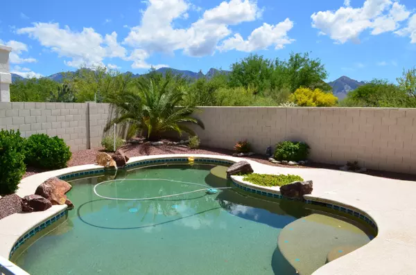 Oro Valley, AZ 85755,12812 N Pioneer Way