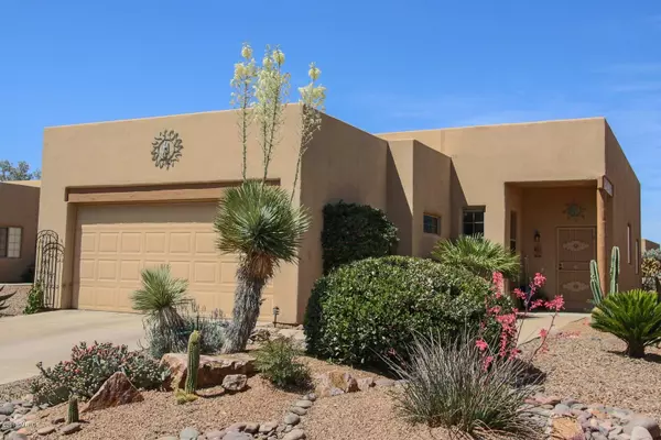 1010 W Blue Fox Road, Green Valley, AZ 85614