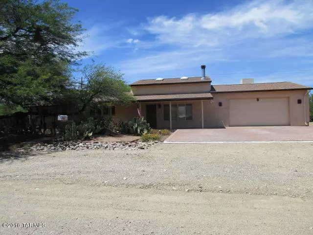 9320 W Floyd Street, Tucson, AZ 85735