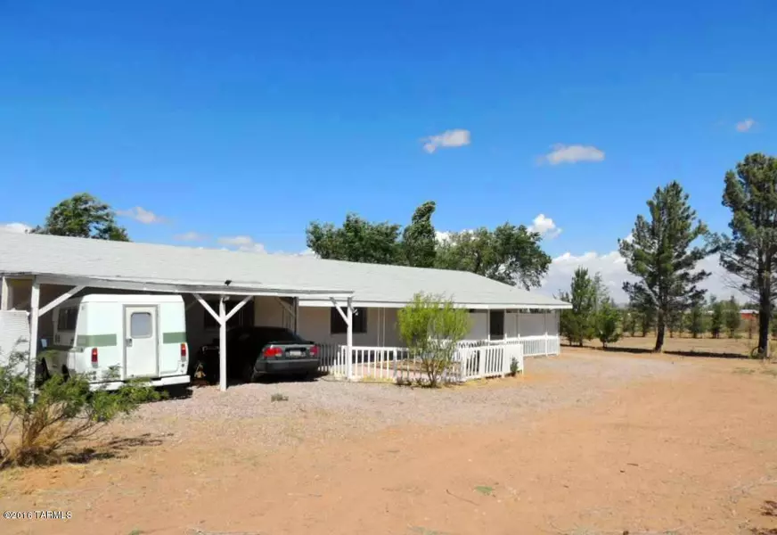 6237 E Apache Drive, Pearce, AZ 85625
