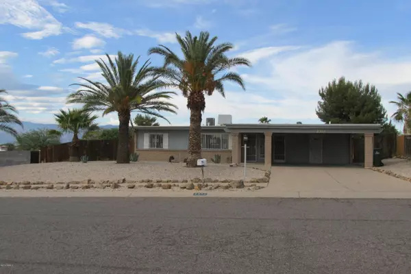 2343 S Tree Moss Avenue, Tucson, AZ 85710