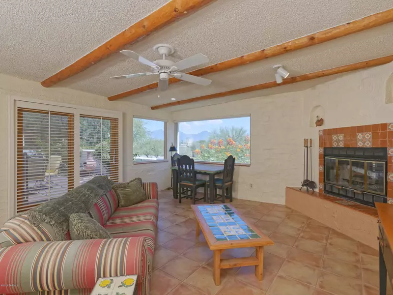 1167 W Circulo Del Sur, Green Valley, AZ 85614