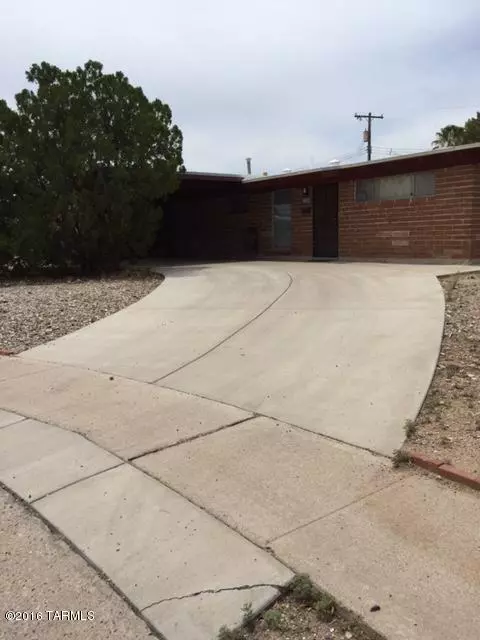 7261 E Elbow Bay Place, Tucson, AZ 85710