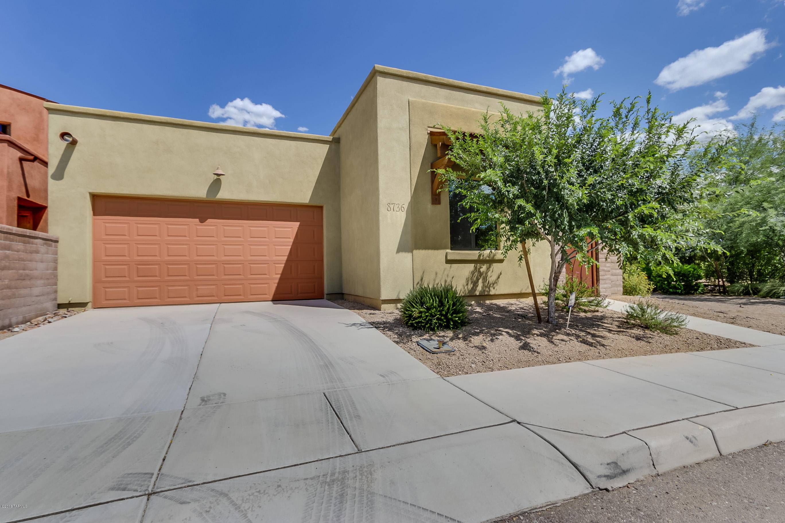 8736 E Perry Park Circle, Tucson, AZ 85730